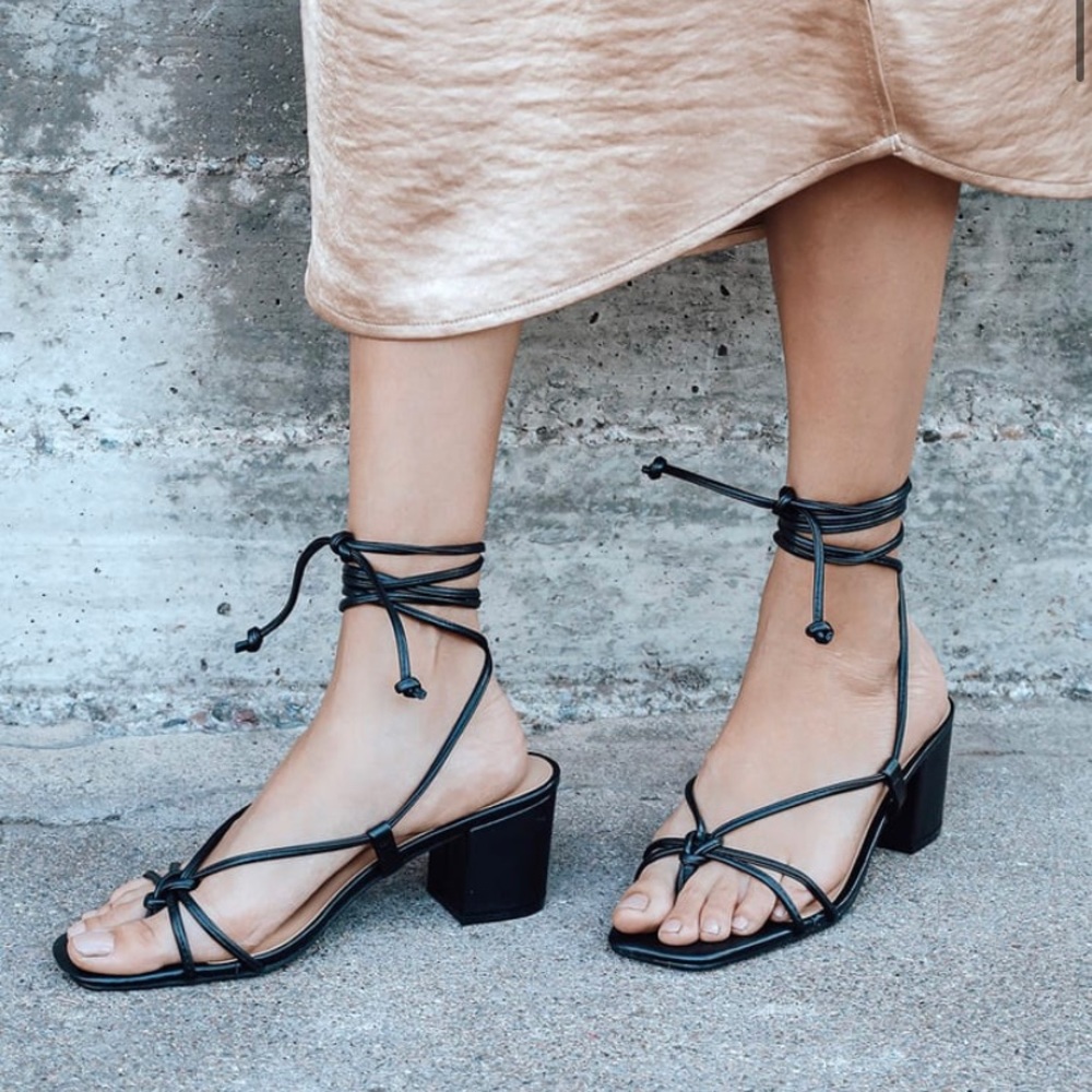 EUC Lulus Zayne Black Strappy Heeled Sandals Size 7 See All Pics…